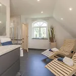 Haus Boddenresidenz 2 *