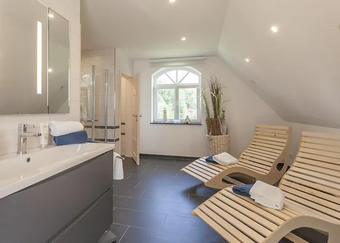 Haus Boddenresidenz 2 *